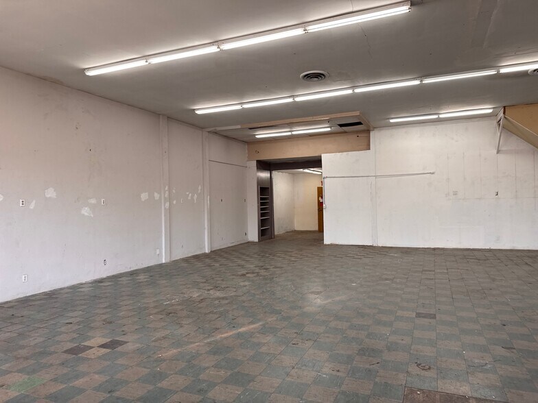 More Photos Of 2634 N Figueroa St, Los Angeles Storefront Retail Office For Lease