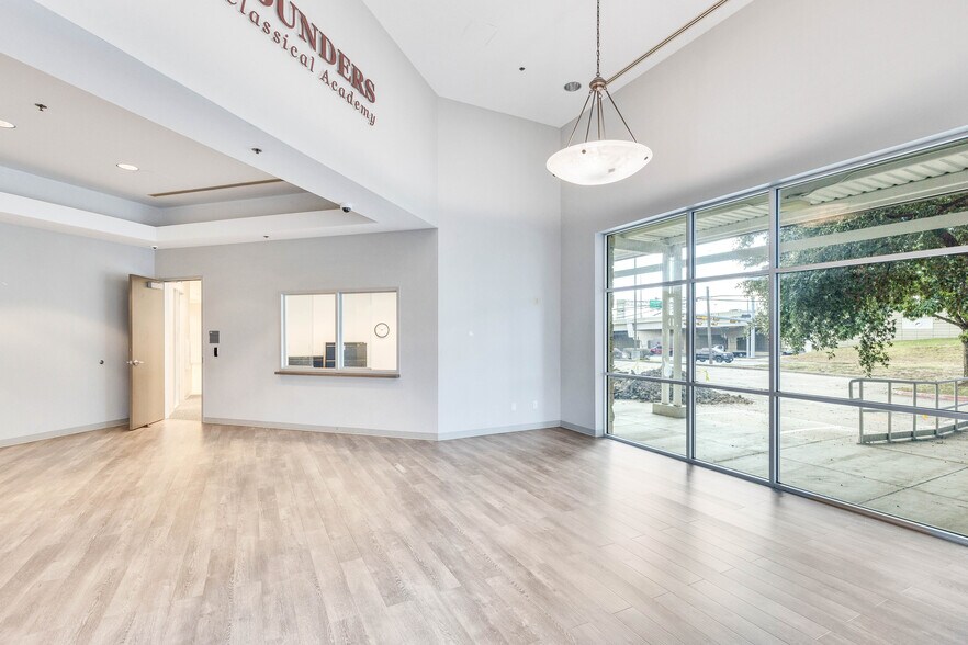 More Photos Of 9100 Hwy 290 E, Austin Research And Development For Sale