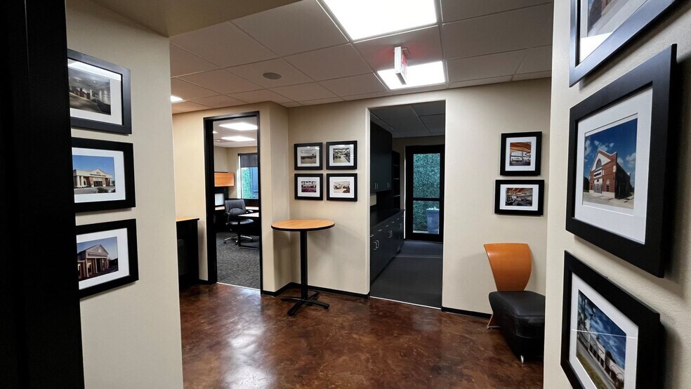 More Photos Of 2503 South Blvd, Houston Office For Sale