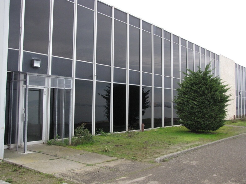 More Photos Of 828 Airport Blvd, Burlingame Research And Development For Lease