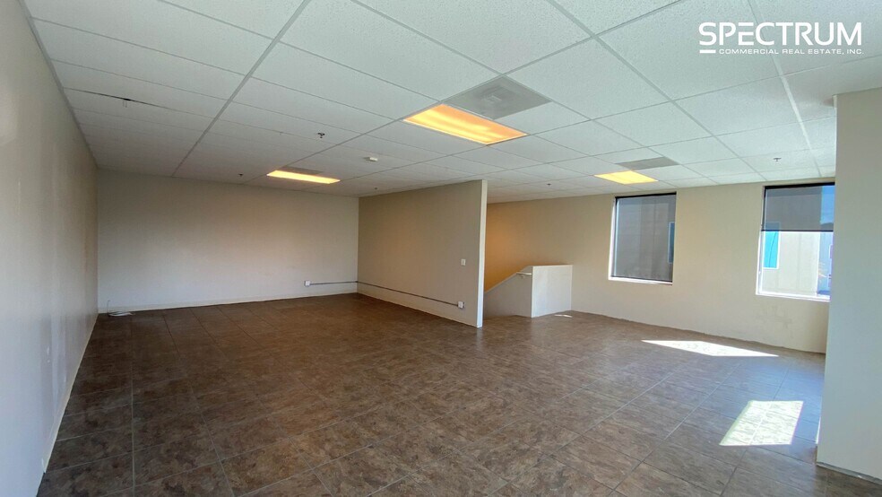 More Photos Of 28522-28528 Constellation Rd, Valencia Warehouse For Lease