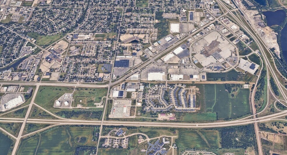 More Photos Of 1210 Southtown Dr, Waterloo Office For Sale