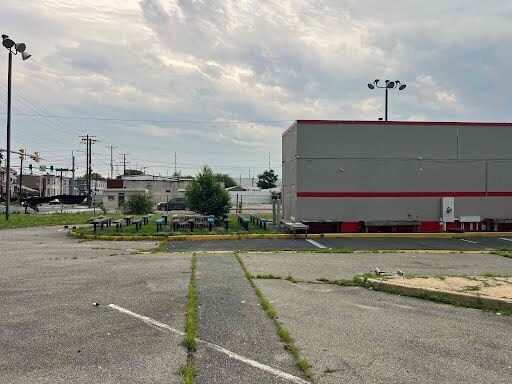 More Photos Of 1609 Northeast Blvd, Wilmington Restaurant For Sale