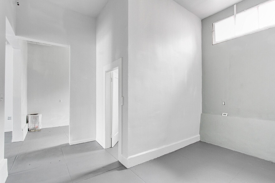 More Photos Of 2549 Irving St, San Francisco Storefront Retail Residential For Lease