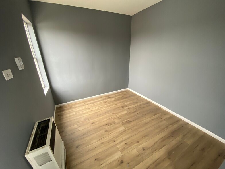 More Photos Of 961 W 47th St, Los Angeles Apartments For Sale