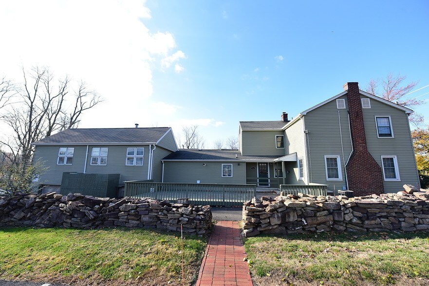 More Photos Of 864 Mapleton Rd, Princeton Office For Sale