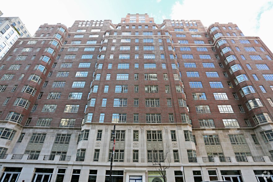 More Photos Of 680 Madison Ave, New York Apartments For Lease