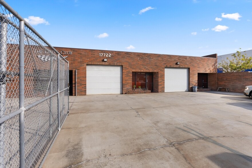 More Photos Of 17702-17722 Metzler Ln, Huntington Beach Service For Sale