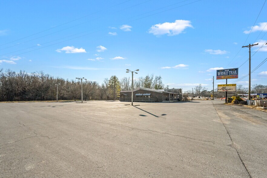 More Photos Of 413 Wilson Ave, Tullahoma Restaurant For Sale