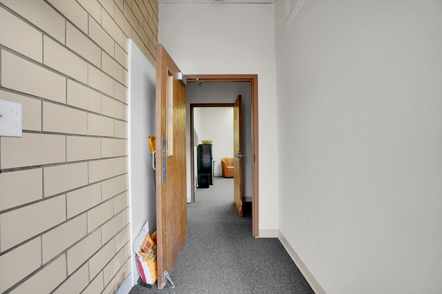 More Photos Of 330 Park Ave, Fort Lupton Office For Sale