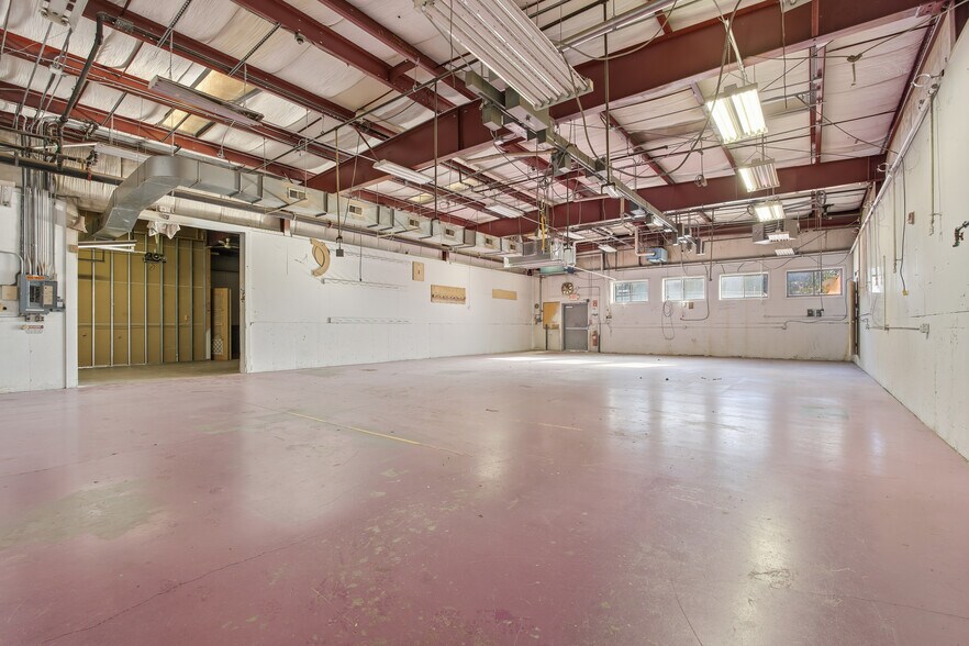 More Photos Of 109 Apremont Way, Westfield Manufacturing For Lease