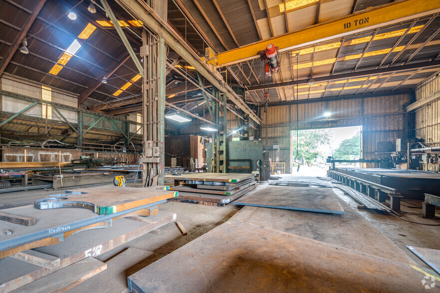 More Photos Of 909 Marcella St, Houston Warehouse For Sale