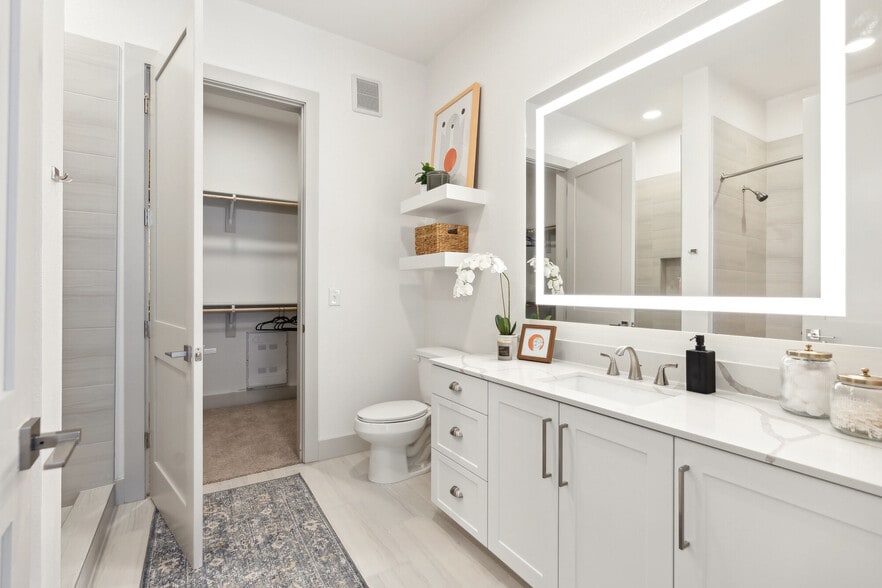 More Photos Of 150 W Main St, Richardson Apartments For Lease