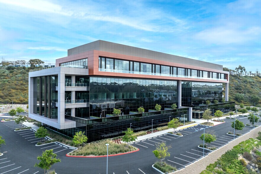 More Photos Of 4930 Directors Pl, San Diego Unknown For Lease