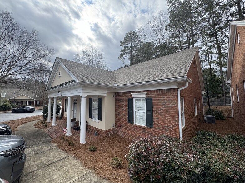 More Photos Of 3535 Roswell Rd, Marietta Medical For Lease