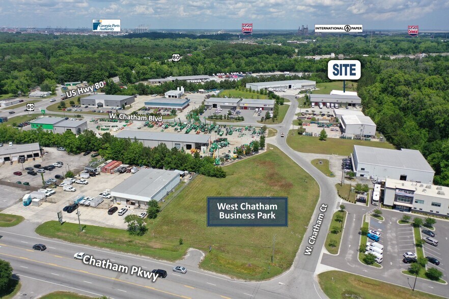 More Photos Of 36 W Chatham Ct, Garden City Showroom For Lease