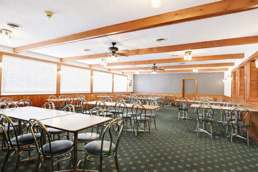 More Photos Of 369 Waterloo Geneva Rd, Waterloo Town Restaurant For Sale