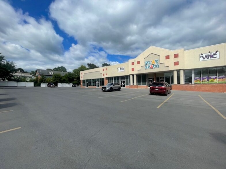 More Photos Of 104-106 North St, Auburn Freestanding For Lease