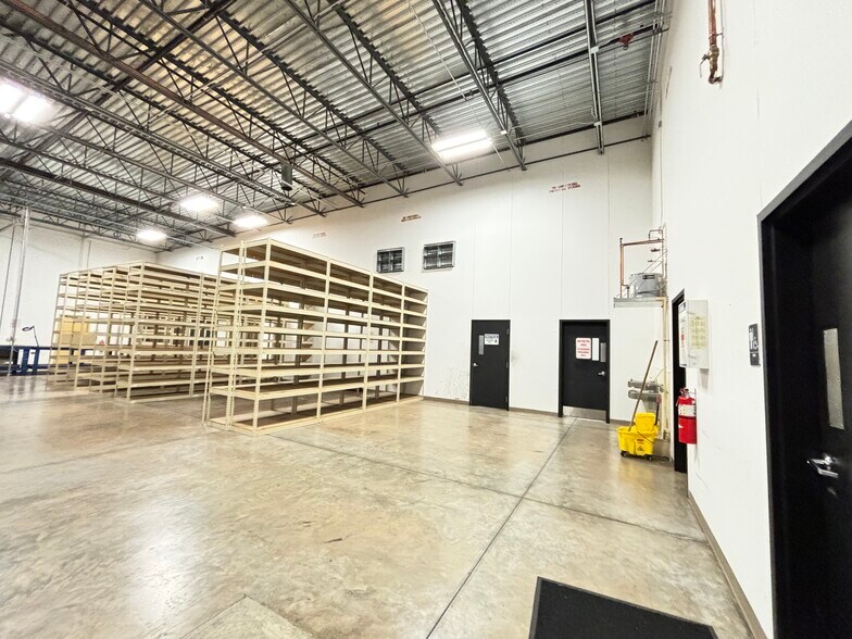 More Photos Of 11650 Miramar Pky, Miramar Industrial For Lease