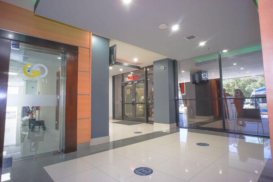 More Photos Of 33 SW 2nd Ave, Miami Office For Lease