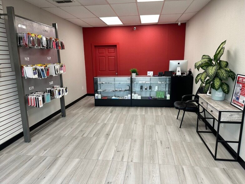 More Photos Of 713 W Southwest Loop 323, Tyler Freestanding For Sale