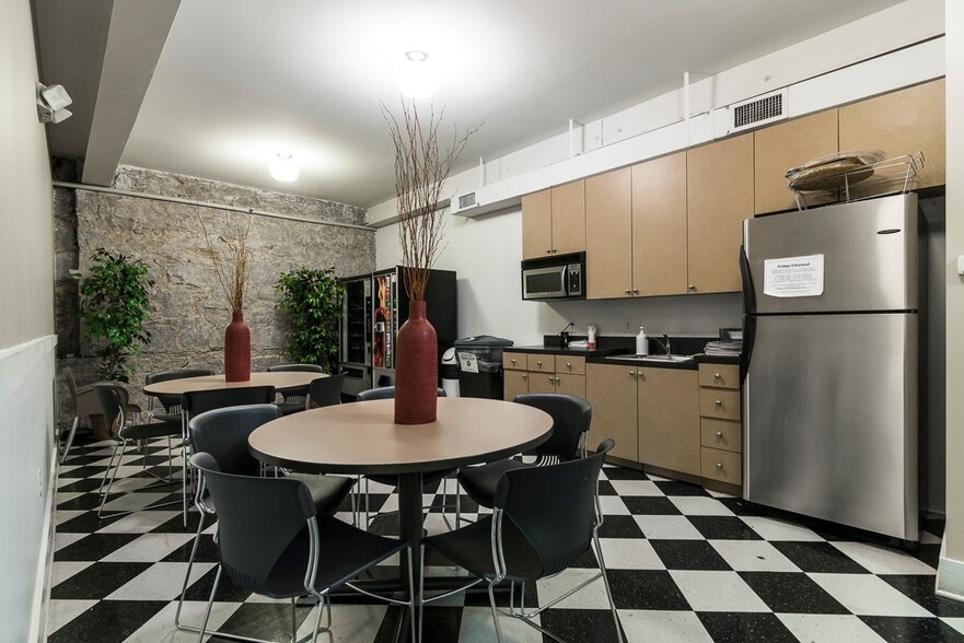 More Photos Of 675 Seminole Ave NE, Atlanta Office For Sale