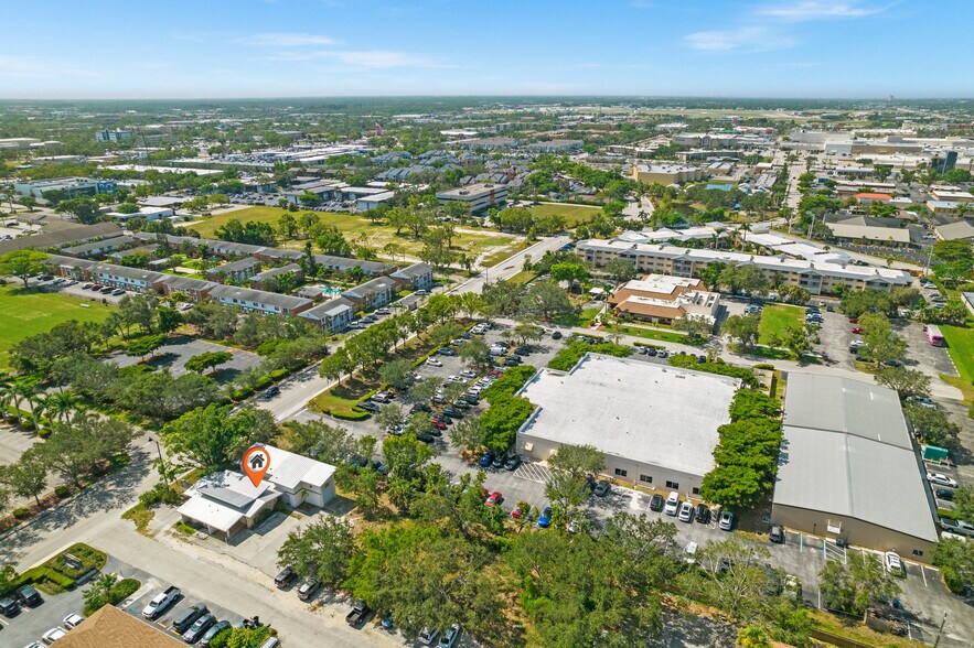 More Photos Of 3616 Broadway Ave, Fort Myers Medical For Sale
