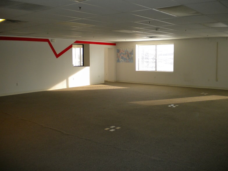 More Photos Of 987 Stewart Rd, Monroe Office For Lease