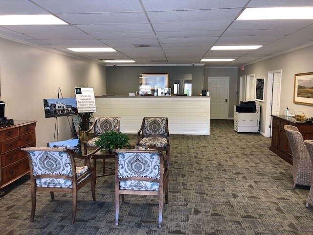 More Photos Of 10060 Ford Ave, Richmond Hill Unknown For Lease