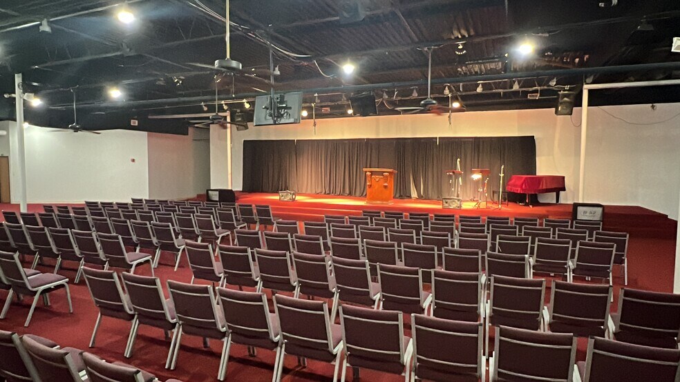 More Photos Of 903 W Parker Rd, Plano Schools For Sale