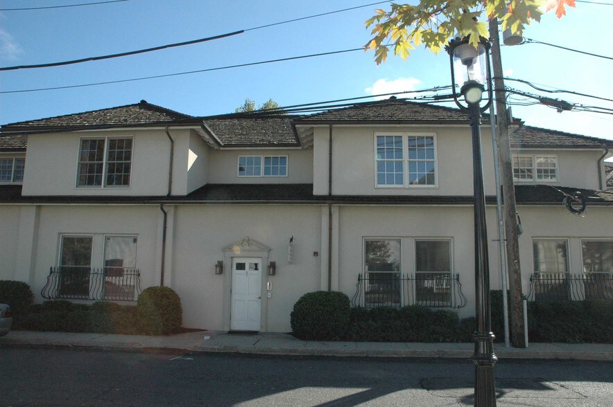 More Photos Of 49-63 John St, Southport Office Residential For Lease
