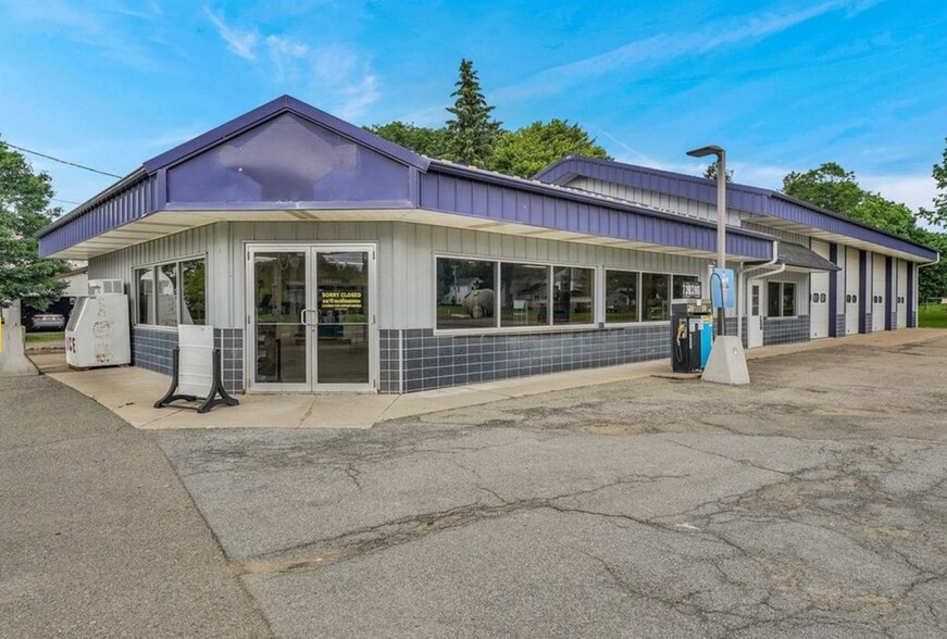 More Photos Of 87 N Main St, Franklinville Service Station For Lease