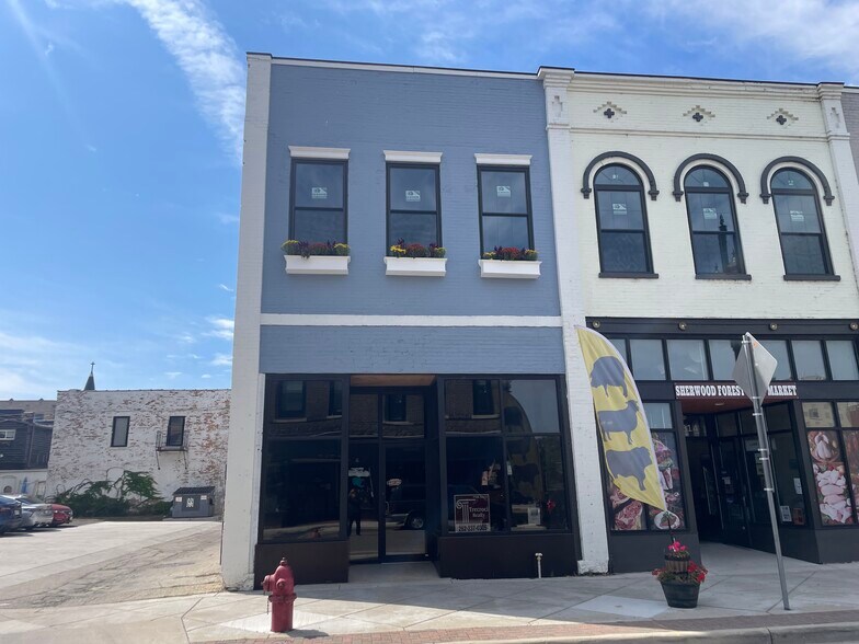 More Photos Of 5814 6th Ave, Kenosha Restaurant For Lease