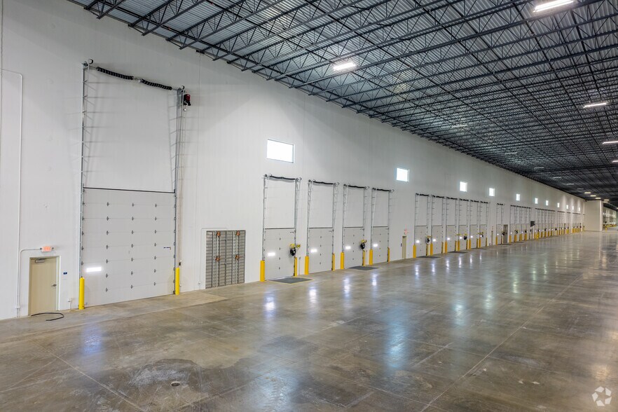 More Photos Of 5710 Inner Park Dr, Edwardsville Distribution For Lease
