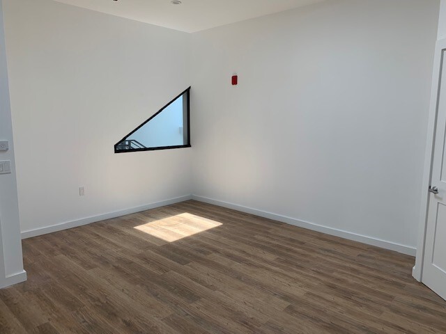 More Photos Of 1926 Park St, Alameda Loft Creative Space For Lease
