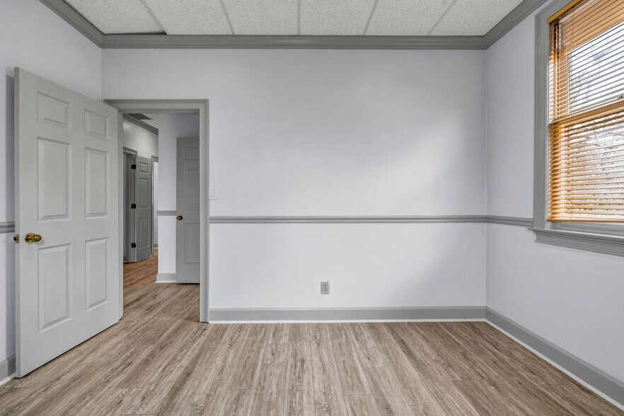 More Photos Of 2900 Paces Ferry Rd SE, Atlanta Office For Lease