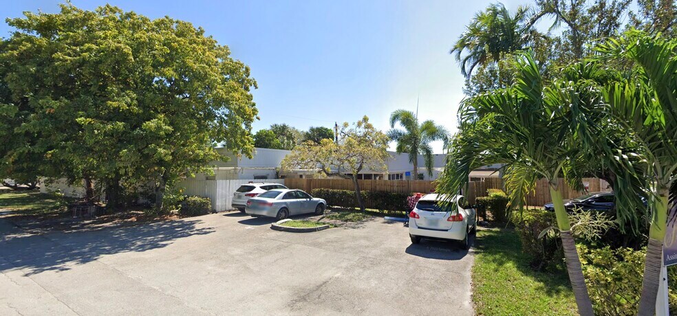 More Photos Of 1320 SW 26th St, Fort Lauderdale Assisted Living For Sale