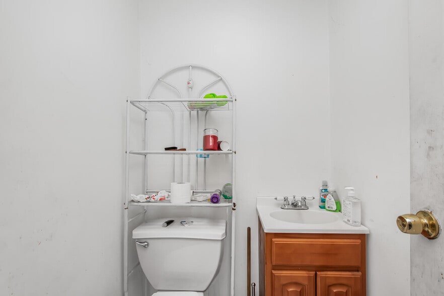 More Photos Of 2849 Fulton St, Brooklyn Storefront For Lease