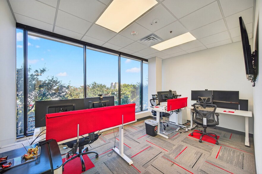 More Photos Of 930 S Harbor City Blvd SW, Melbourne Office For Sale