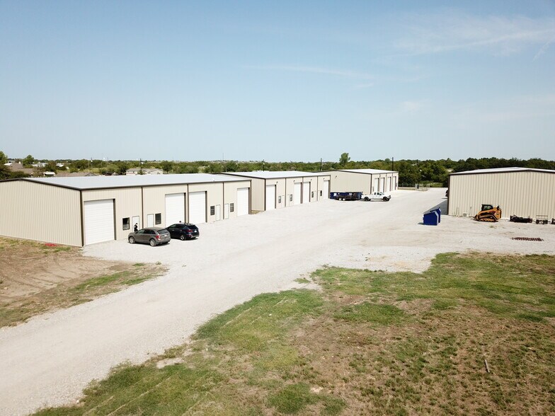 More Photos Of 1630 Seaborn Rd, Ponder Unknown For Lease