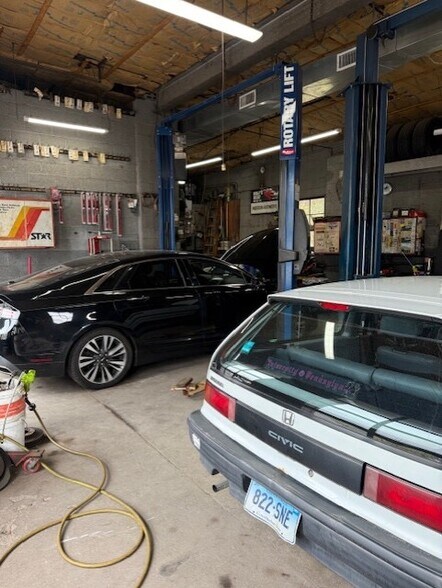 More Photos Of 449 Derby Ave, West Haven Auto Repair For Lease