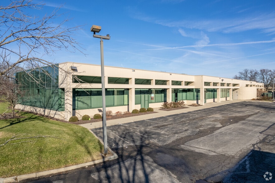 More Photos Of 1253 Kemper Meadow Dr, Cincinnati Office For Sale
