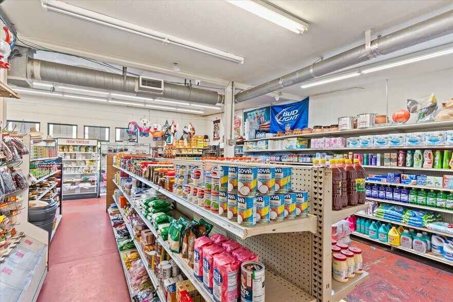 More Photos Of 10448 CA-99, Live Oak Supermarket For Sale