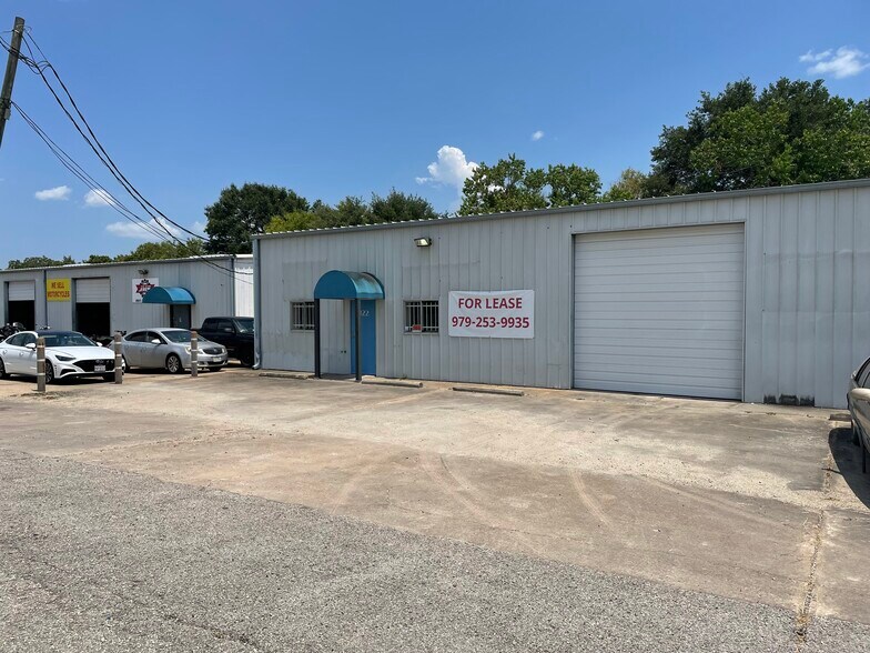 More Photos Of 1120-1132 County Road 129, Alvin Warehouse For Sale