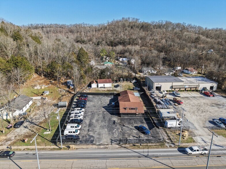 More Photos Of 1195 Louisville Hwy, Millersville Auto Dealership For Sale