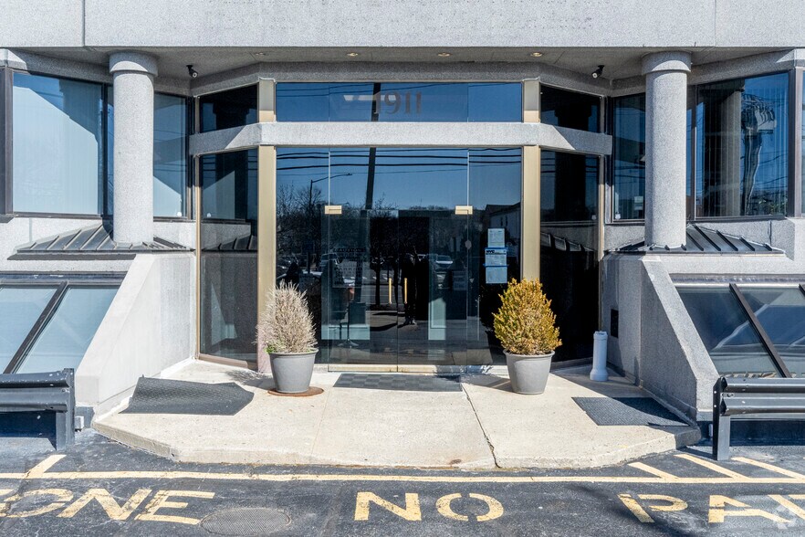 More Photos Of 1911 Richmond Ave, Staten Island Medical For Lease