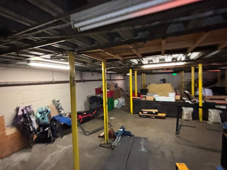 More Photos Of 1414 Pacific Coast Hwy, Hermosa Beach Auto Repair For Lease