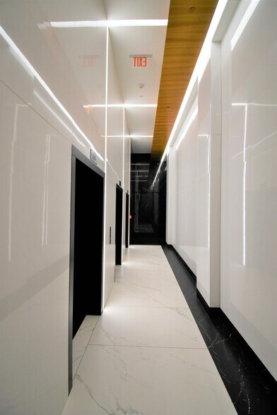 More Photos Of 352 Seventh Ave, New York Office For Lease