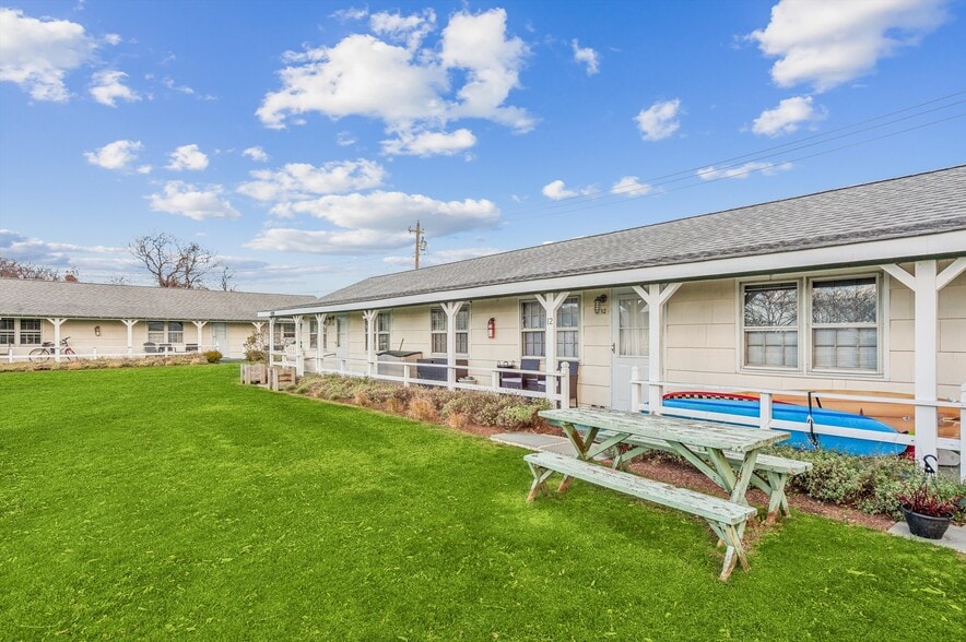 More Photos Of 131 E Lake Dr, Montauk Apartments For Sale