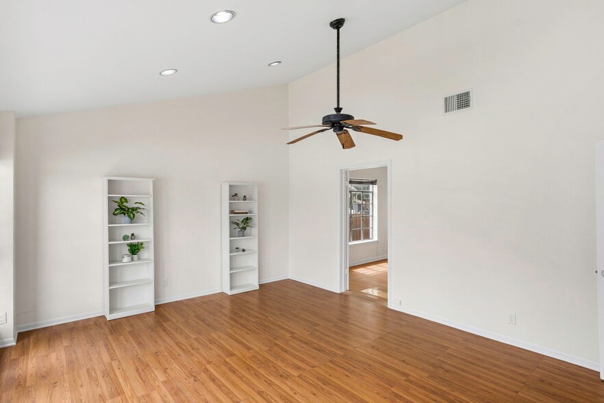 More Photos Of 5600 San Pedro Ave, San Antonio Office Residential For Sale